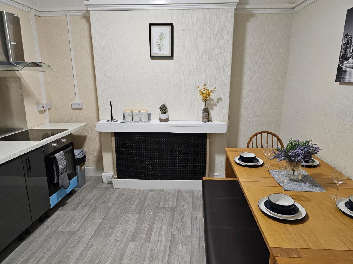 Skyline Queen'S Suites 203 Swansea Buitenkant foto