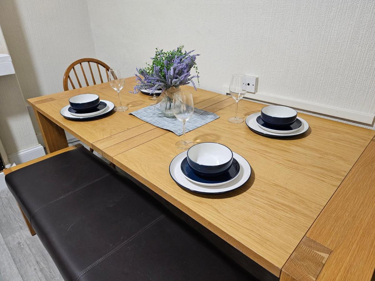 Skyline Queen'S Suites 203 Swansea Buitenkant foto