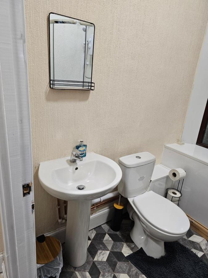 Skyline Queen'S Suites 203 Swansea Buitenkant foto