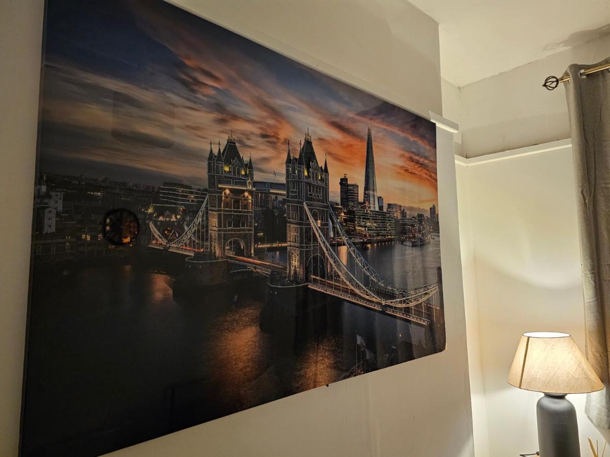 Skyline Queen'S Suites 203 Swansea Buitenkant foto